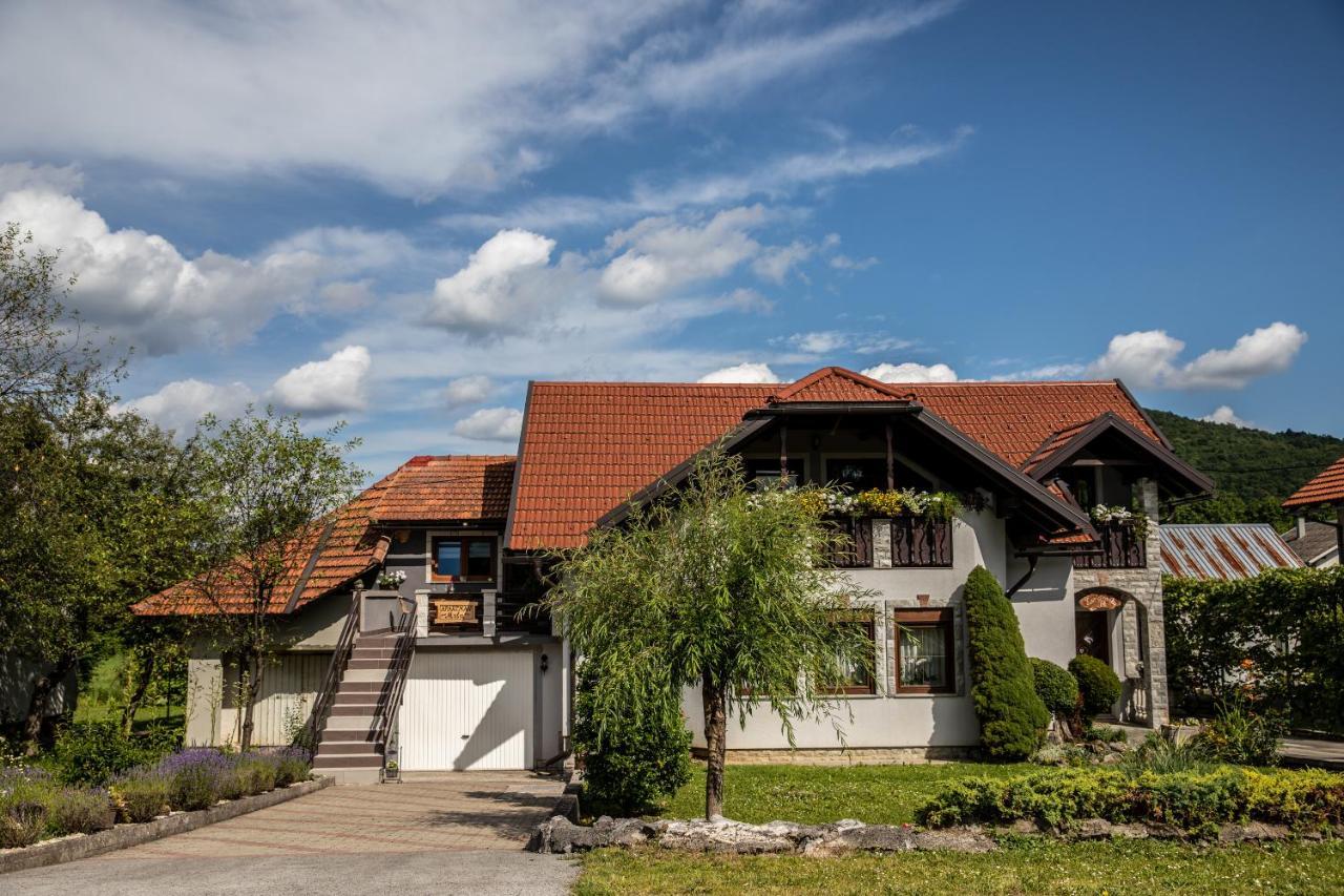 Apartman Mila Josipdol Exterior foto